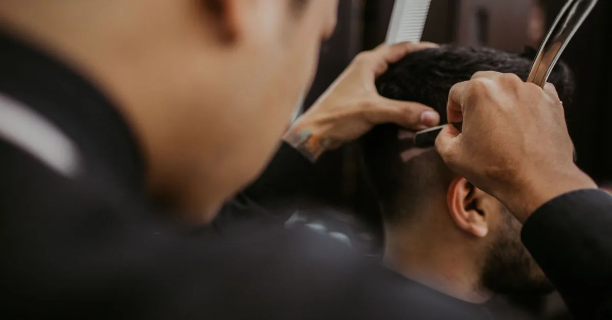 découvrez les dernières tendances en coiffures et coupes de cheveux pour tous les styles et toutes les longueurs.